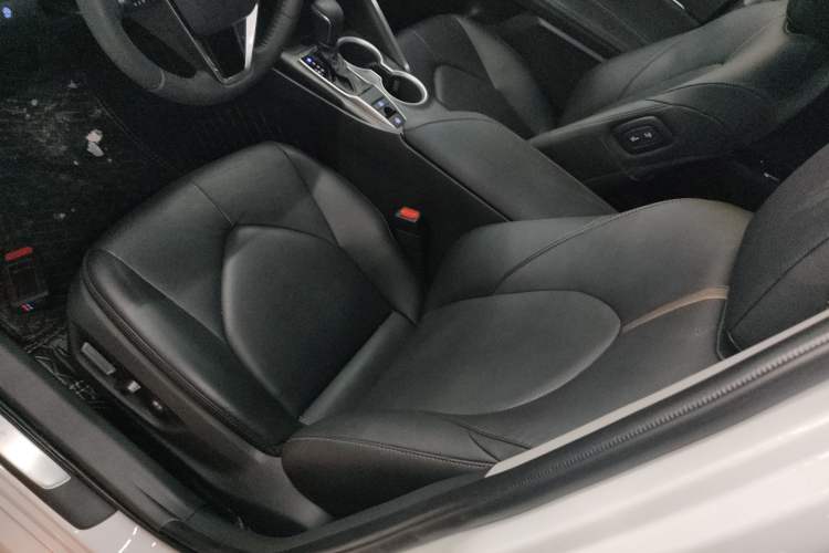 Used Toyota Camry 2023 2.0G Luxury Edition