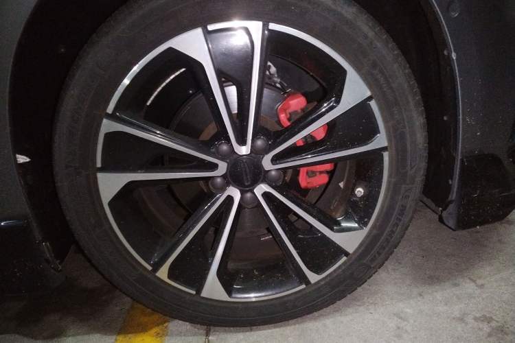 Used Geely Auto Preface 2023 2.0TD Space-Time Edition Right Front Wheel Hub