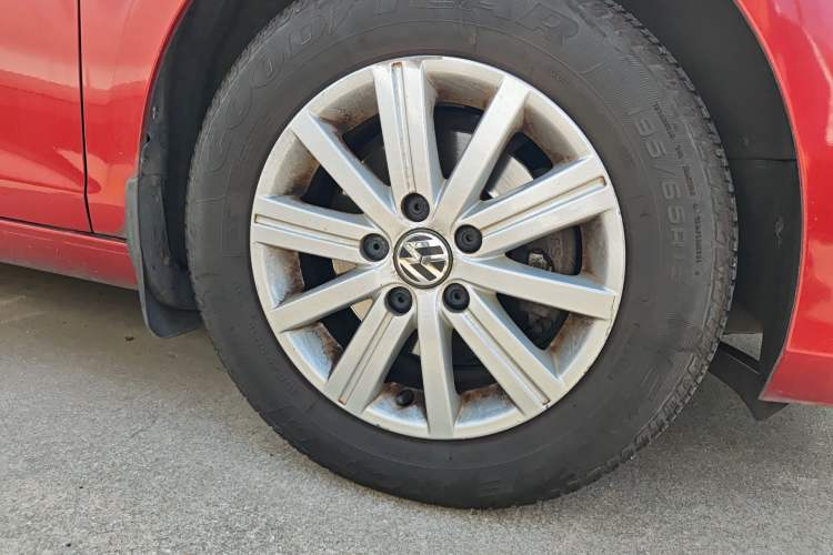 Used Volkswagen Golf 2011 1.6L Automatic Fashion Edition