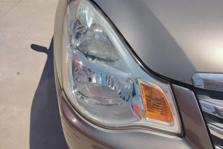 Used Nissan Sylphy 2009 1.6XE Automatic Comfort Edition Right Front Headlight