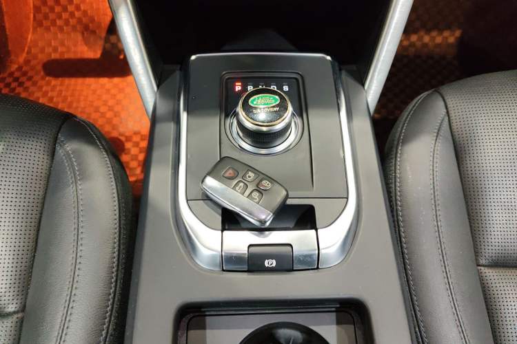 Used Land Rover Discovery Sport 2018 240 PS SE Version