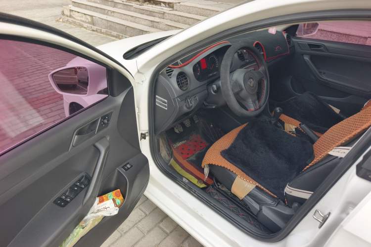 Used Volkswagen Jetta 2015 Zhuihui Edition 1.4L Manual Fashion Model
