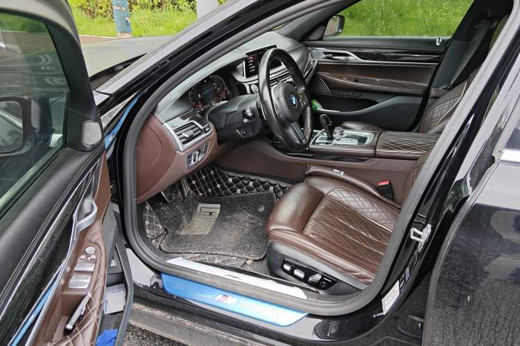 Used BMW 7 Series 2019 Restyled 740Li Leading Edition M Sport Package Driver Seat