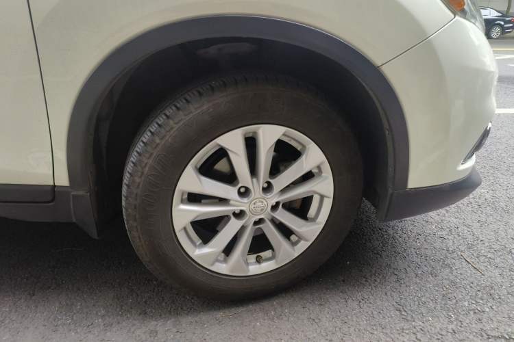 Used Nissan X-Trail 2016 2.5L CVT Sport Edition 4WD Right Front Wheel Hub