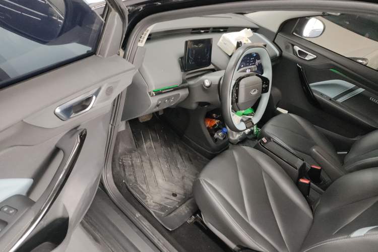 Used Chery New Energy Boundless Pro 2022 301km "Divine Beast" Version with Lithium Iron Phosphate Driver Seat