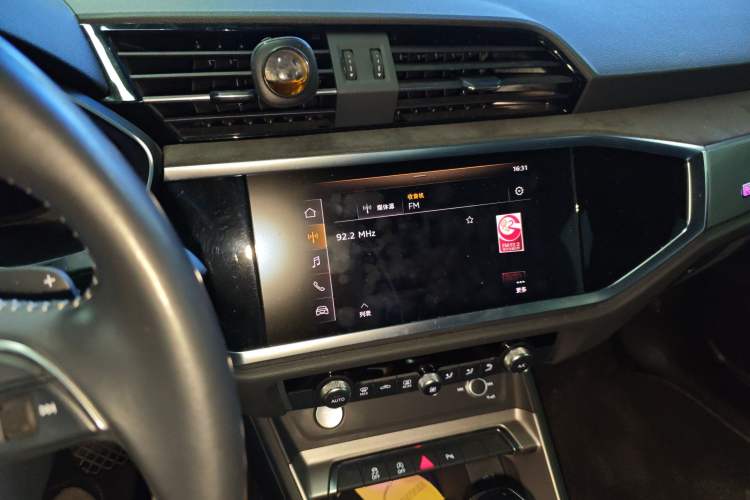 Used Audi Q3 2020 40 TFSI Fashion Dynamic Model Audio And AC Panel