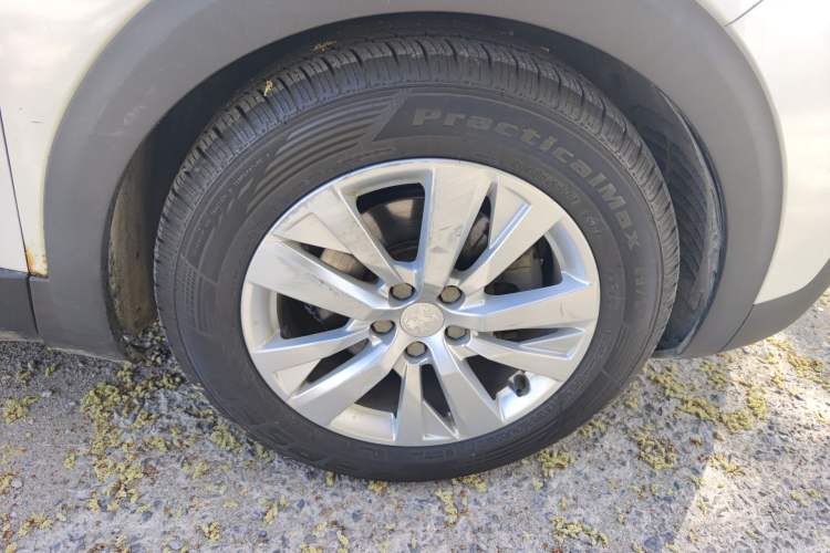 Used Peugeot 4008 2018 350THP Comfort Edition Right Front Wheel Hub