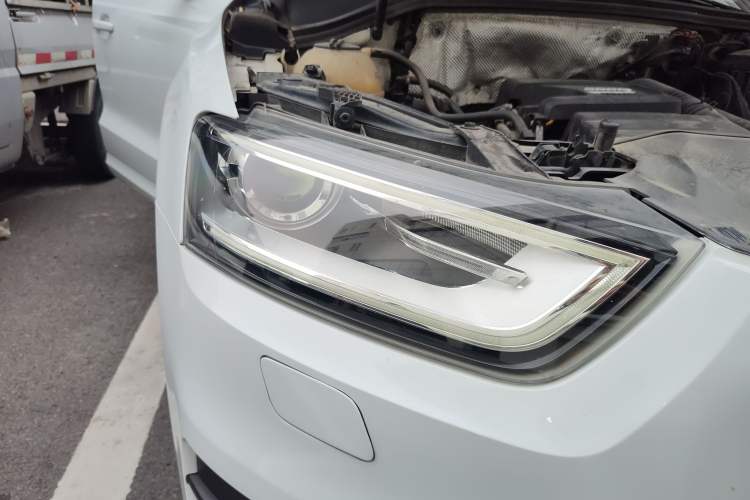 Used Audi Q3 2016 30 TFSI Collector's Edition Comfort Model
