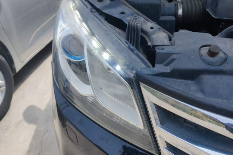 Used SAIC MAXUS G10 2018 PLUS 2.0T Automatic Luxury Executive Edition Right Front Headlight