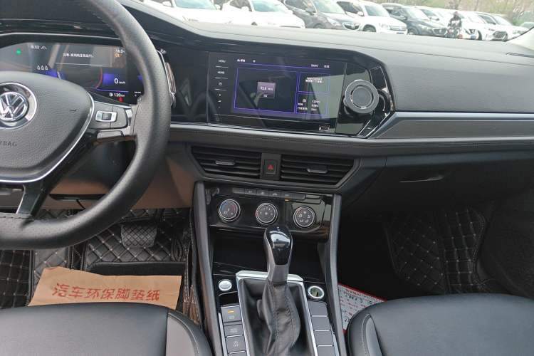 Used Volkswagen Sagitar 2021 280TSI DSG Excellence Edition Audio And AC Panel