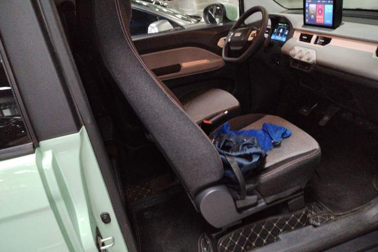 Used Chery QQ Ice Cream 2022 170km Sundae Phosphate Lithium-Ion
