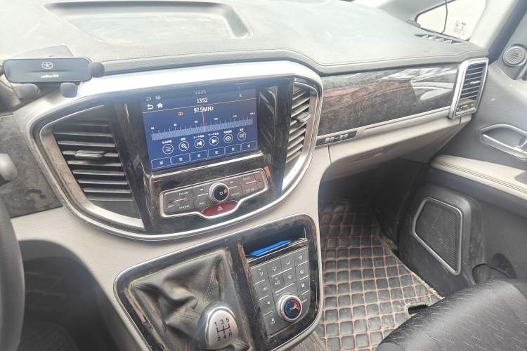 Used JAC Refine M4 2016 2.0L Manual Luxury Version
