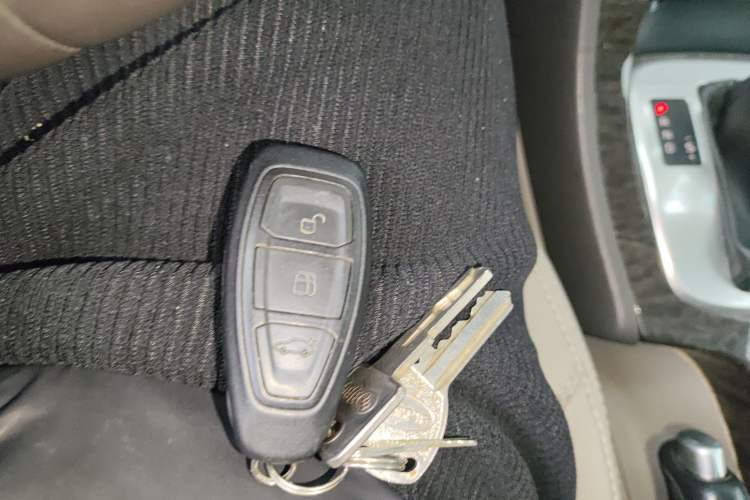 Used Ford Mondeo 2011 2.3L Luxury Model