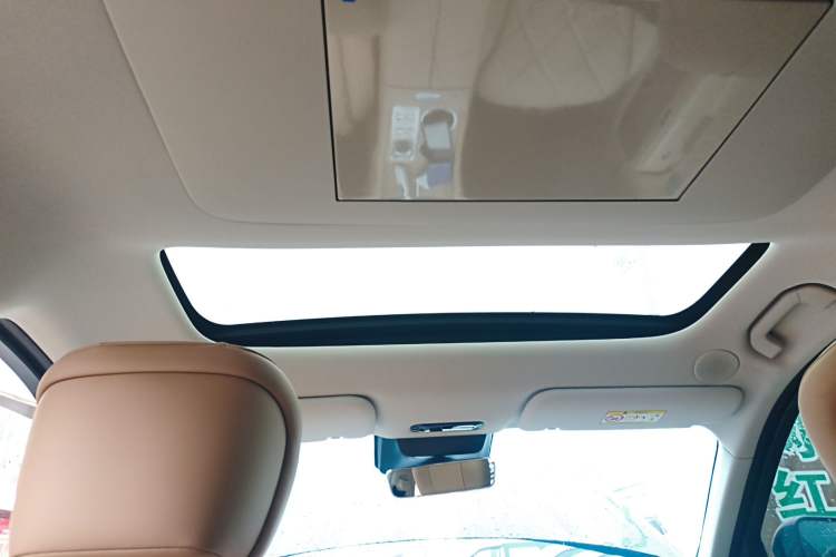 Used Chery Fengyun T11 2026 Model 220 All-Wheel Drive Family Fun Edition Headliner