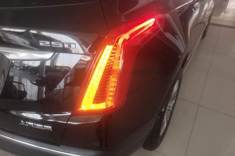 Used Cadillac XT5 2018 25T Luxury Model