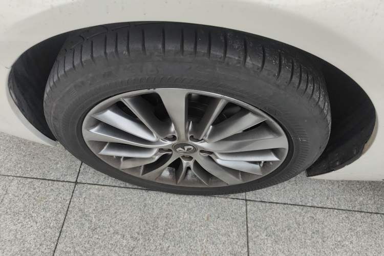 Used Infiniti Q50L 2018 2.0T Enjoyment Version China VI Standard
