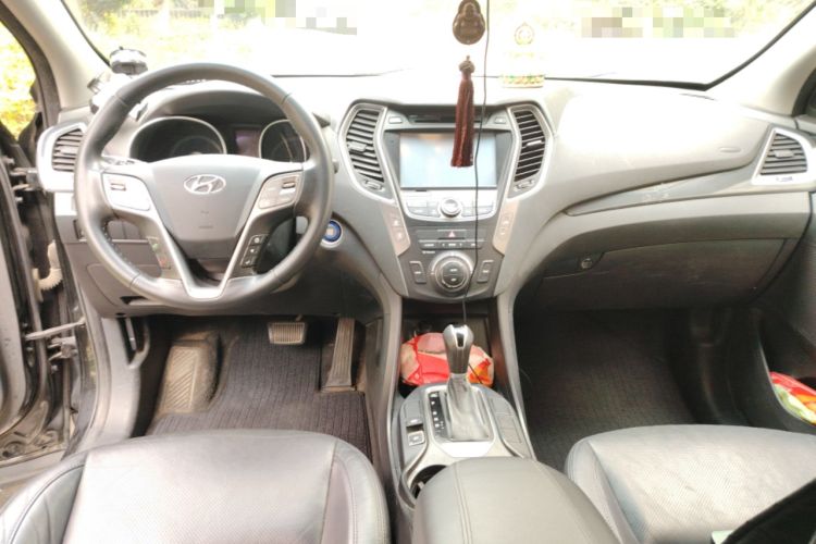 Used Hyundai Santa Fe 2015 2.0T Automatic Two-Wheel Drive Smart Version 5 Seats