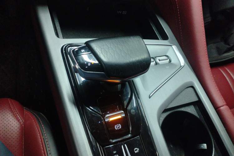 Used Changan CS75 PLUS 2022 1.5T Automatic Luxury Model
