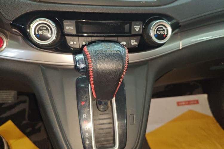 Used Honda CR-V 2015 2.4L two-wheel drive luxury version
