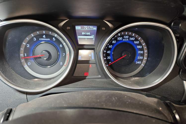 Used Hyundai Elantra (5th Generation / Langdong) 2016 1.6L Manual Luxury Model