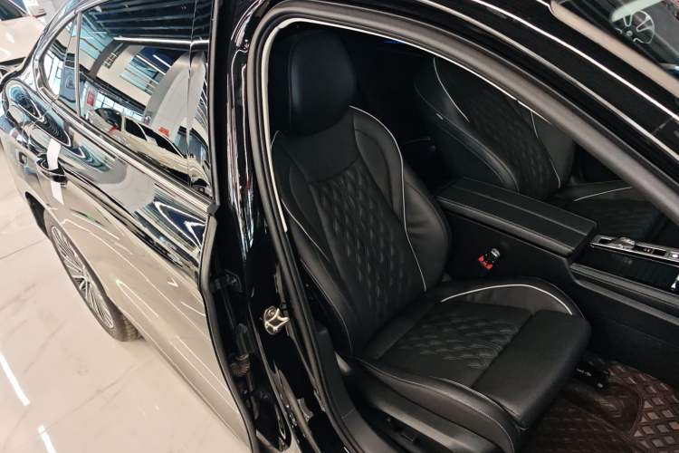 Used Volkswagen Magotan 2024 380TSI DSG Prestige Edition DaMai Package
