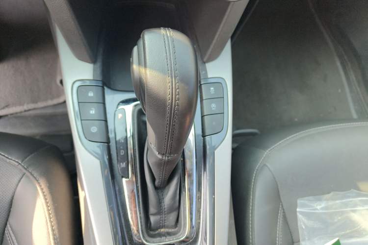 Used Chevrolet Malibu 2018 530T Automatic Luxury Edition Gear Lever