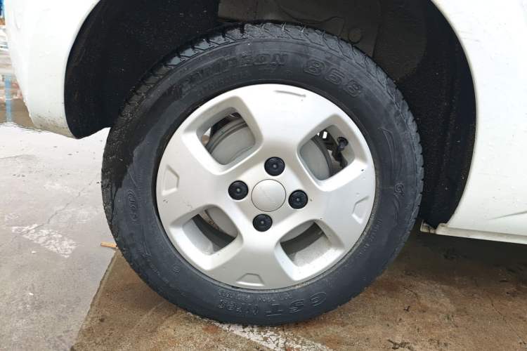 Used Roewe Clever 2021 302 km New Four-Seater Super-Efficient Version