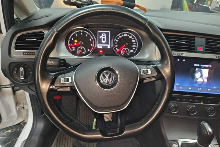 Used Volkswagen Golf 2016 230TSI Automatic Luxury Version