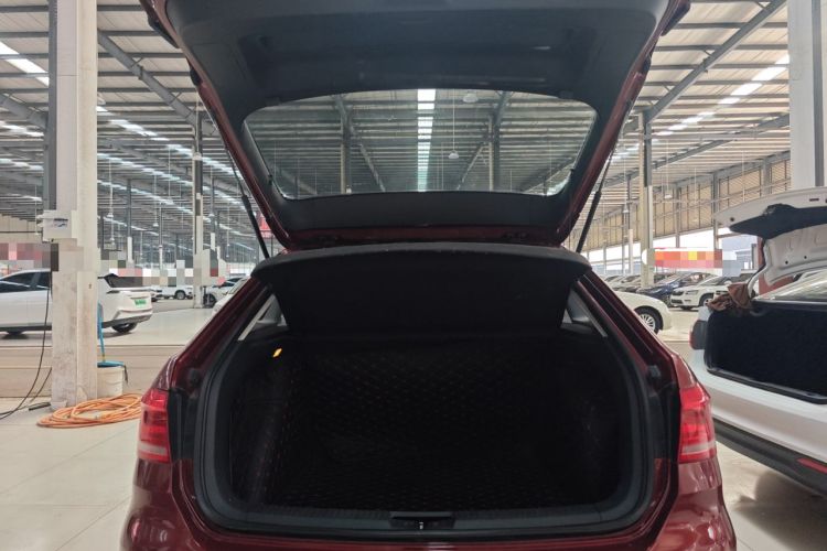 Used Volkswagen Gran Lavida 2013 1.6L Automatic Fashion Model
