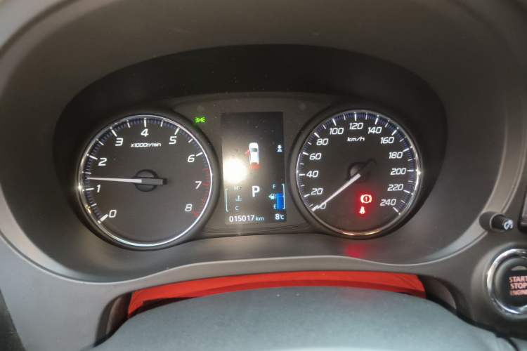 Used Mitsubishi Outlander 2019 2.0L Two-Wheel Drive Comfort Edition 5 Seats China V Standard Instrument Cluster