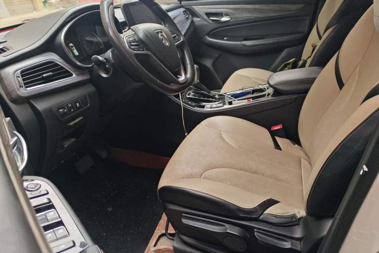 Used Baojun 730 2017 1.5T DCT Fashion Edition 7-Seater China V Emission Standard Left Front Seat