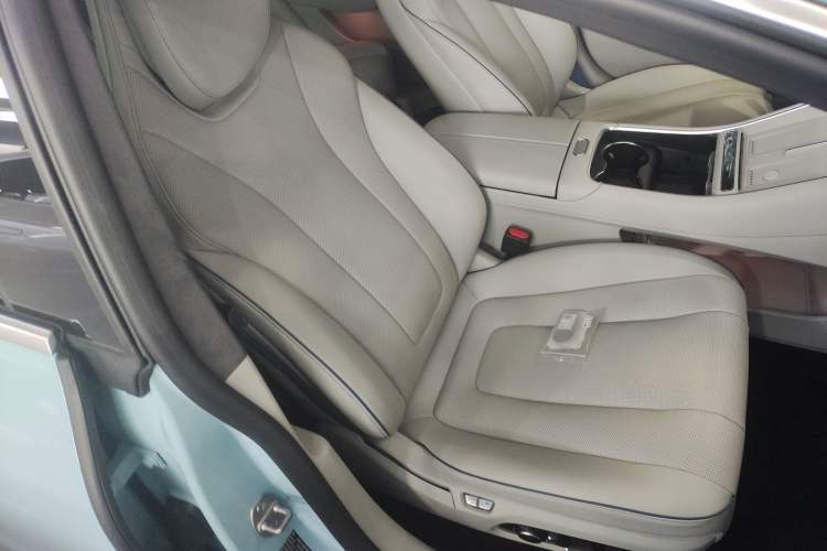 Used Hima Luxeed S7 2025 785 km Ultra