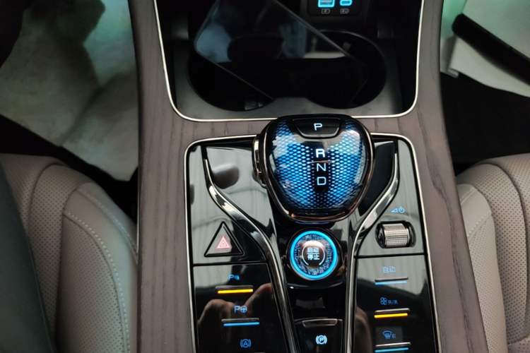 Used BYD Han 2025 DM-i Intelligent Driving Edition 125KM LiDAR Flagship Model
