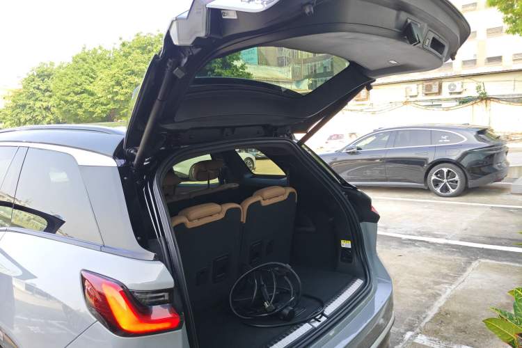 Used Nio ES8 2020 415 km Range 7-Seater Version
