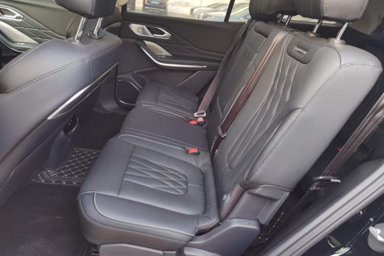 Used Hongqi HS7 PHEV 2024 2.0T PHEV Four-Wheel Drive Flagship Edition 7 Seats Interior 4