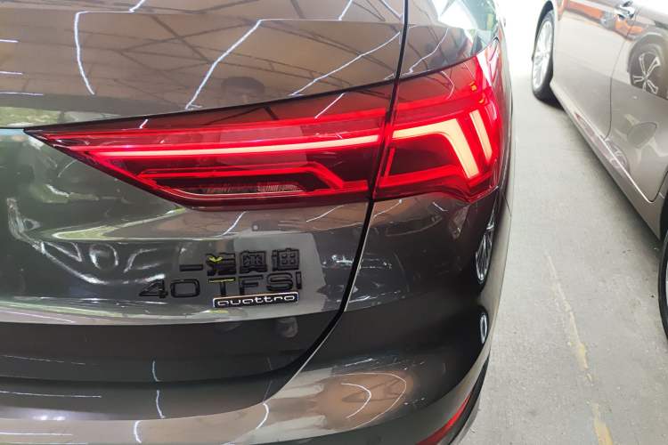 Used Audi Q3 2021 40 TFSI Fashion Dynamic Model
