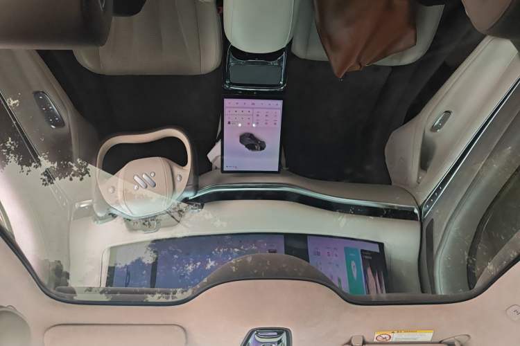 Used IM L7 2022 Pro Model Headliner