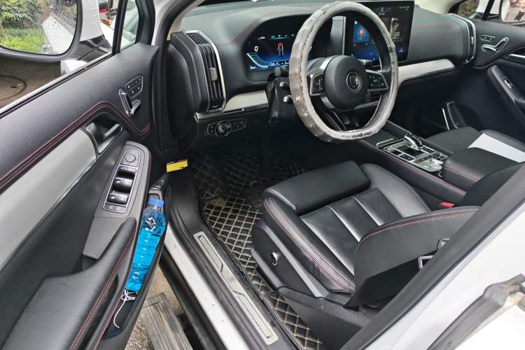 Used BYD Tang New Energy 2018 DM 2.0T All-Wheel Drive Smart Connect Genesis Edition 7 Seats China V Emission Standard Driver Seat