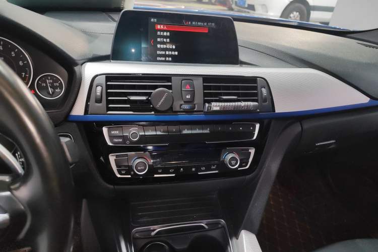 Used BMW 3 Series 2018 320i M Sport Package Audio And AC Panel