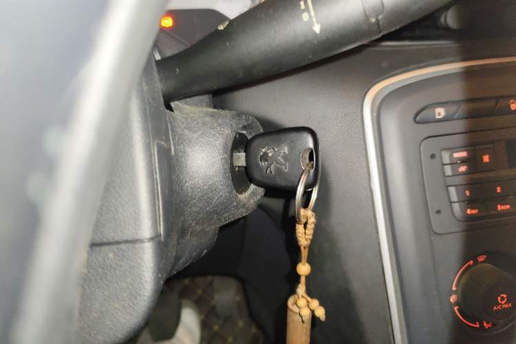 Used Peugeot 308 2014 Enjoy Edition Classic 1.6L Manual YouShang Model
