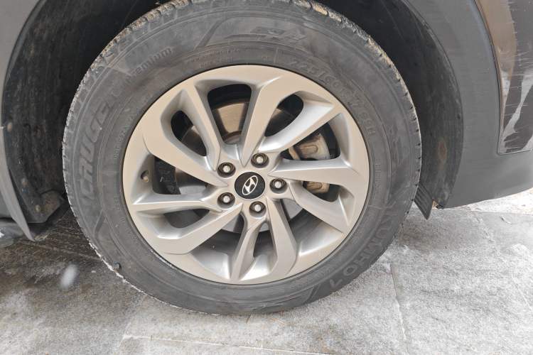 Used Hyundai Tucson 2018 1.6T Dual-Clutch Two-Wheel Drive 15th Anniversary Special Edition
