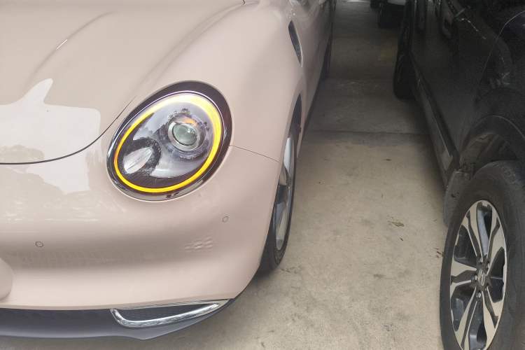 Used ORA Good Cat 2021 400km Standard Range Athena Edition Lithium-Ion Battery Left Front Headlight