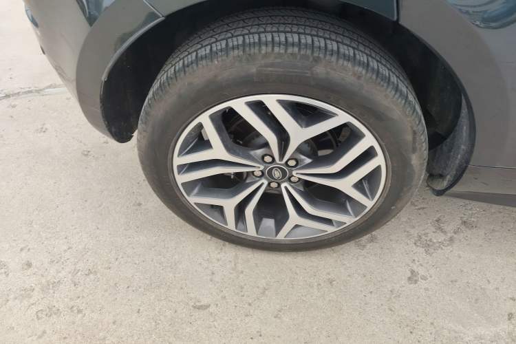 Used Land Rover Range Rover Evoque 2021 Range Rover Velar L 249PS R-Dynamic First Edition