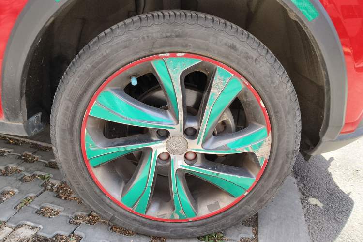 Used BYD Yuan 2017 1.5L Automatic Cool & Connected Model Right Front Wheel Hub