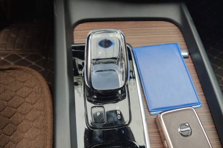 Used Volvo XC60 2022 B5 4x4 Smart Luxury Edition
