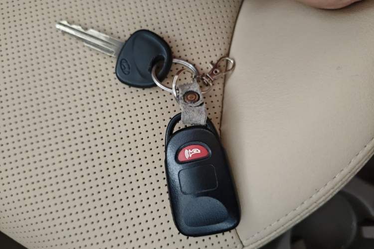 Used Hyundai Tucson 2009 2.0L Automatic Two-Wheel Drive with Sunroof Vehicle Key