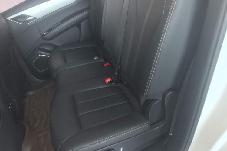 Used BYD Song MAX 2021 Upgraded Model 1.5T Manual Luxury 7-Seater
