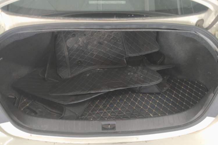 Used Infiniti Q50L 2018 2.0T Enjoyment Version China VI Standard Trunk