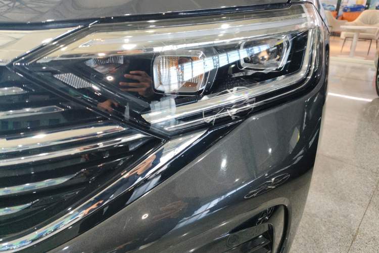 Used Volkswagen Sagitar 2024 300TSI DSG Excellence Edition Left Front Headlight