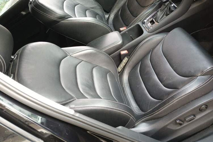 Used Skoda Kodiaq 2019 Facelifted TSI330 5-Seater Two-Wheel-Drive Luxury Enjoyment Edition China VI Standard Right Front Seat